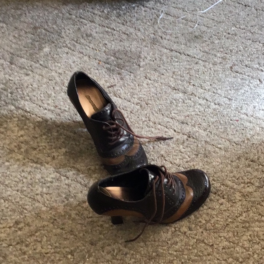 Brown and tan missy shoes